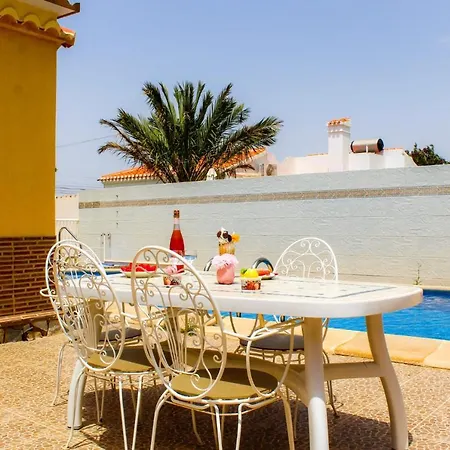 Neruda Pool Apartamento Torrevieja